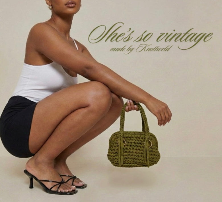 ‘She’s so vintage’ Hand Bag